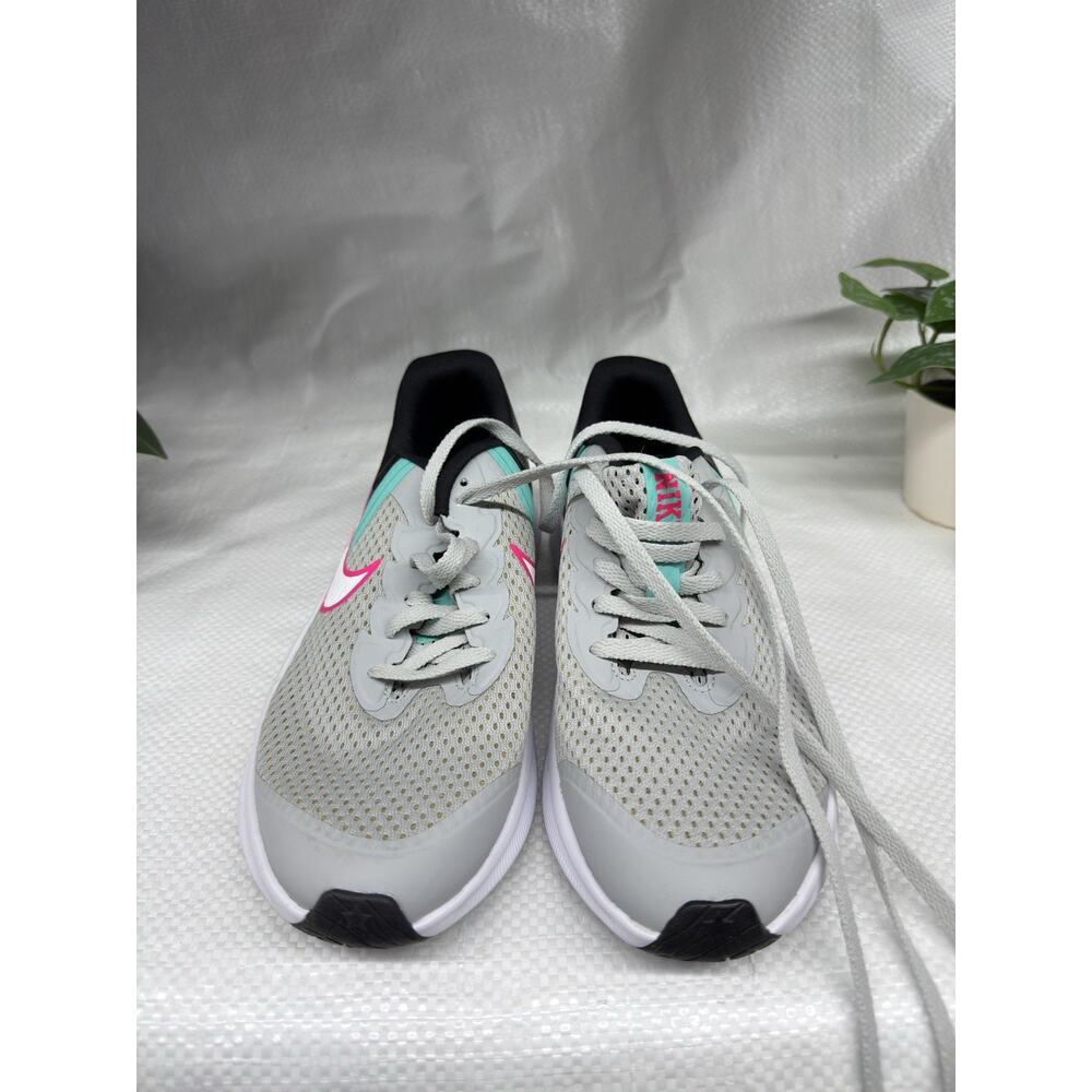 Nike Star Runner 3 SE (DD1144 001)- Grey Fog/White Black Size 5Y NIKE